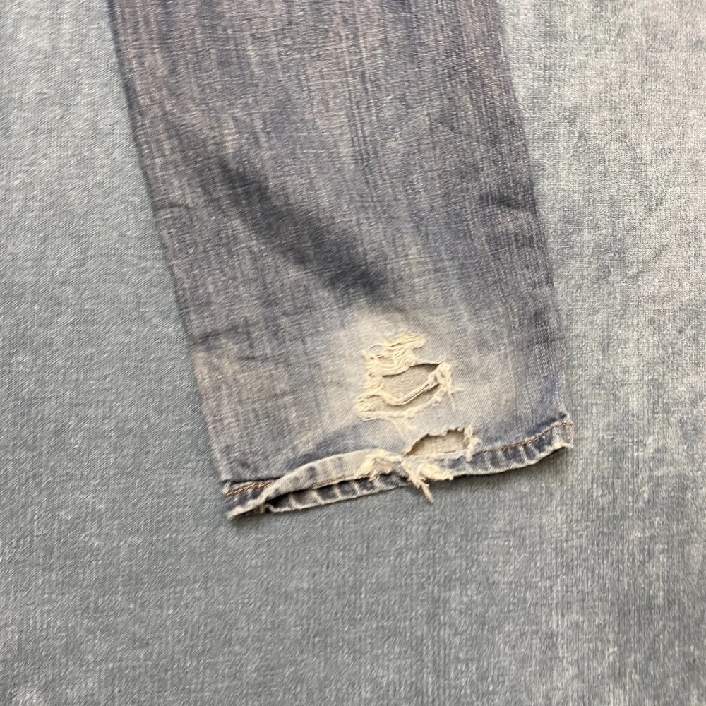 Vintage Lee Jeans Mens 34x31 Blue Denim Everyday Wear Travel Slim Fit Distressed